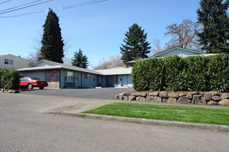 9951-9959 N Van Houten Ave in Portland, OR - Building Photo - Building Photo