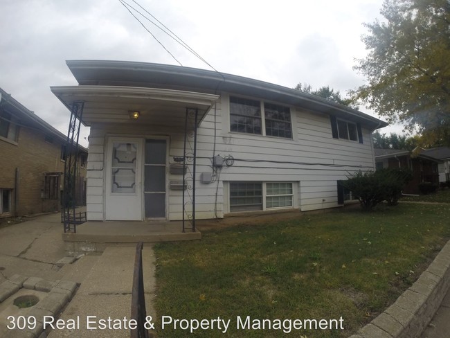 2105 N Atlantic Ave in Peoria, IL - Foto de edificio - Building Photo