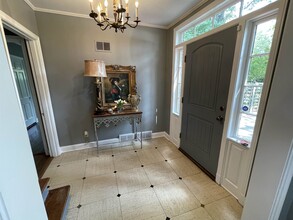 3652 Poplar Ave in Memphis, TN - Building Photo - Building Photo