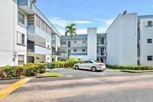 2496 SW 17th Ave in Miami, FL - Building Photo