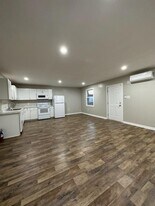 10 Greenfield Rd in Lancaster, PA - Building Photo