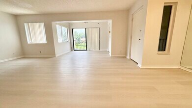 4857 Sable Pine Cir in West Palm Beach, FL - Building Photo - Building Photo