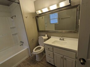 1022 W Morgan St in Denison, TX - Foto de edificio - Building Photo