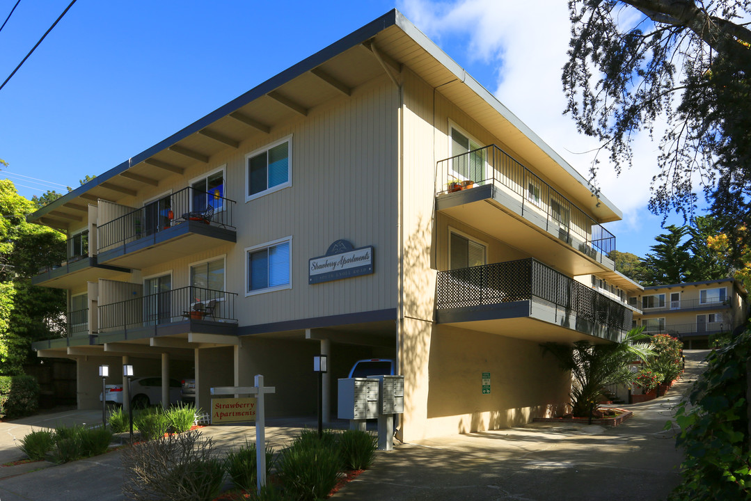 Strawberry Apartments in Mill Valley, CA - Building Photo