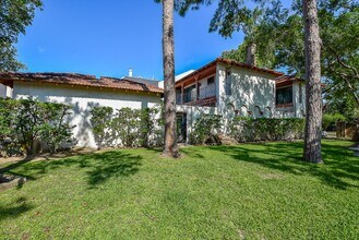 9703 Briar Forest Dr in Houston, TX - Building Photo - Building Photo