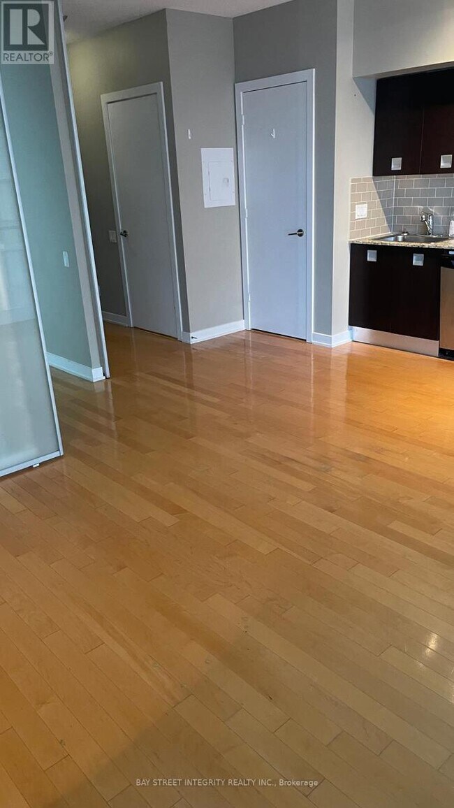 property at 33-1533 Charles St E