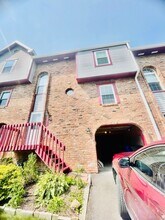 2104 Timberglen Dr in Imperial, PA - Building Photo - Building Photo