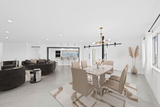 877 NE 195th St in Miami, FL - Building Photo - Building Photo