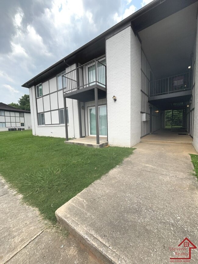 235 Vinewood Rd