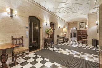 50 W 67th St in New York, NY - Building Photo - Building Photo