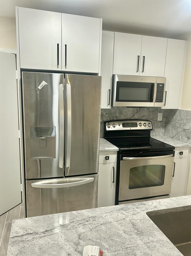 2771 Riverside Dr, Unit 114A in Coral Springs, FL - Foto de edificio - Building Photo