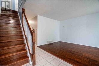 117 Bonaventure Dr in Hamilton, ON - Building Photo - Building Photo