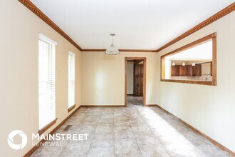 8312 NW 112th St in Oklahoma City, OK - Foto de edificio - Building Photo