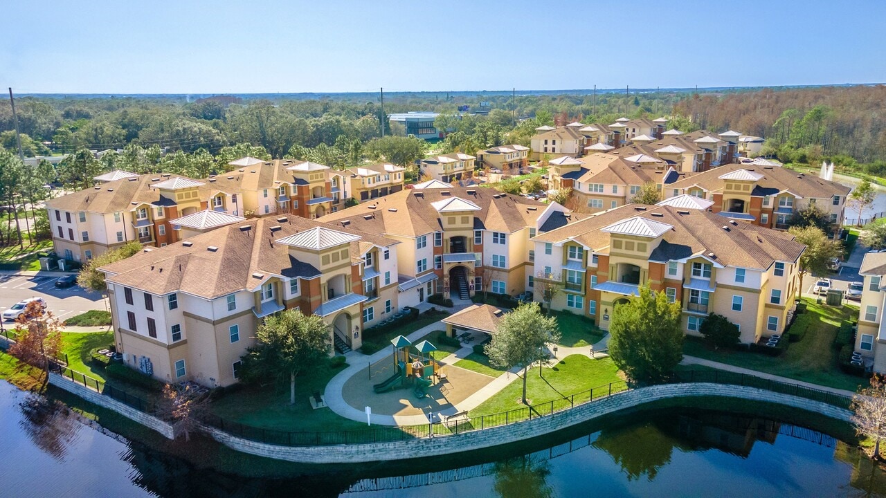 Osceola Pointe in Kissimmee, FL - Foto de edificio