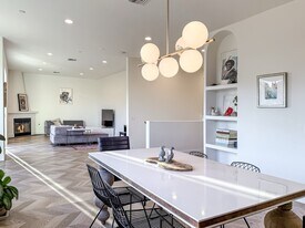 974 Nordica Dr in Los Angeles, CA - Building Photo