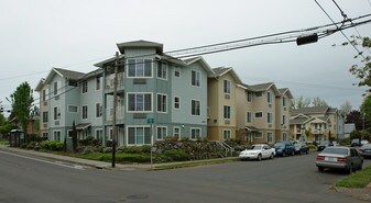 White Bear Apartments in Corvallis, OR - Building Photo