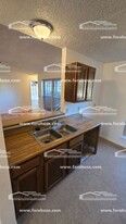 606 British Ct in Arlington, TX - Building Photo - Building Photo