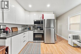 127 Talbot St N in Essex, ON - Building Photo - Building Photo