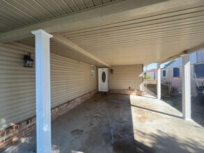 4937 Maid Marion Dr in New Orleans, LA - Building Photo - Building Photo