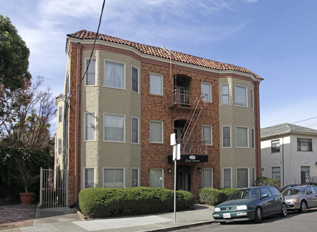 291 Lester Ave in Oakland, CA - Building Photo - Building Photo