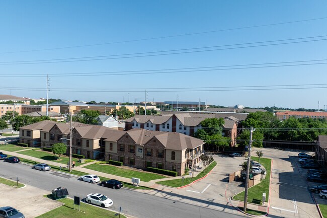 Eagles Landing in Denton, TX - Building Photo - Building Photo