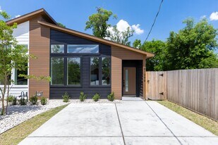 8109 Hamlet St in Houston, TX - Building Photo