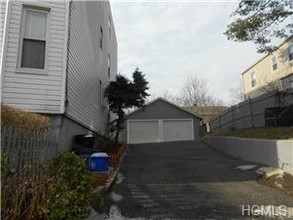 42 Spruce St in Yonkers, NY - Foto de edificio - Building Photo