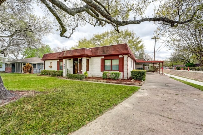 1902 Sedgie Dr in Houston, TX - Building Photo - Building Photo