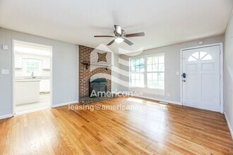 2305 Standing Springs Rd in Greenville, SC - Building Photo - Building Photo