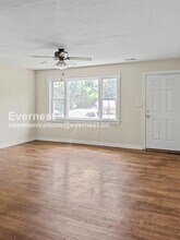 907 Coleman Dr in Williamsburg, VA - Foto de edificio - Building Photo