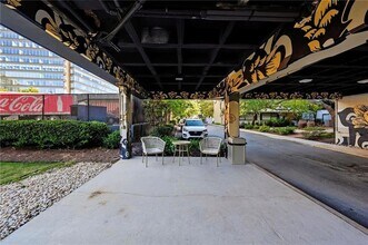 3645 Peachtree Rd NE, Unit 204 in Atlanta, GA - Building Photo - Building Photo