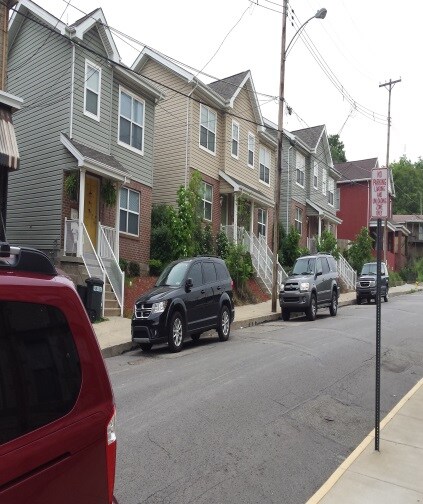 East Braddock Housing in Braddock, PA - Foto de edificio - Building Photo