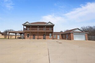 10437 Brangus Dr in Crowley, TX - Building Photo