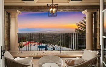 9 Pelican Crest Dr in Newport Beach, CA - Building Photo - Building Photo