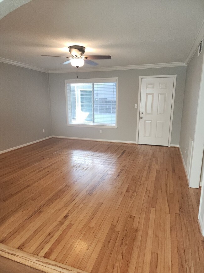 1527 Rutland St in Houston, TX - Building Photo - Building Photo