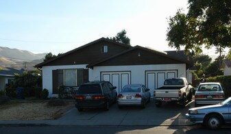 262-264 Fanyon St in Milpitas, CA - Building Photo