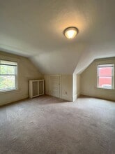 724 W College Ave in State College, PA - Foto de edificio - Building Photo