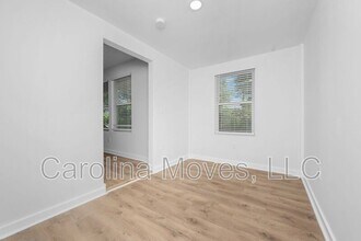 10 Valley View Dr in Greenville, SC - Building Photo - Building Photo