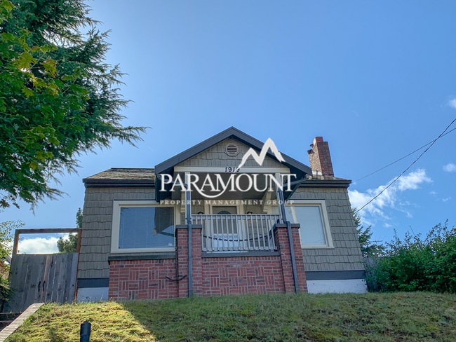 property at 1919 5th St