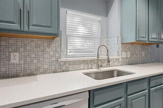 4402 Spring Garden Dr in Arlington, TX - Building Photo - Building Photo