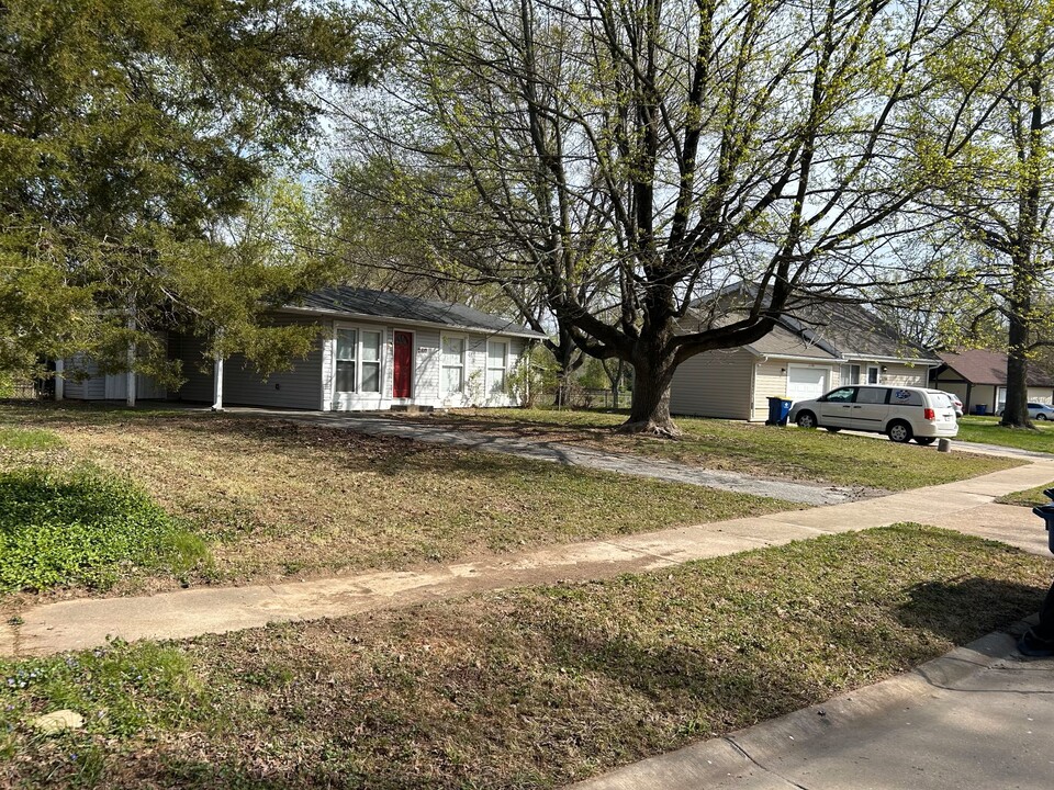 2810 Grants Pkwy in Florissant, MO - Foto de edificio