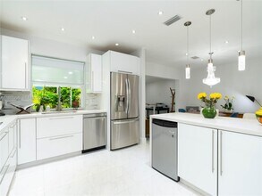 1617 NE 157th Ter in North Miami Beach, FL - Building Photo - Building Photo