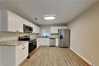 3919 Valley Brook Rd in Snellville, GA - Building Photo - Building Photo