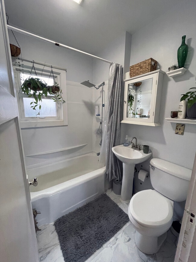 25 N Reserve Ave in Fond du Lac, WI - Foto de edificio - Building Photo