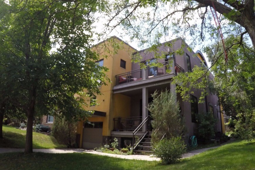 4732 Grand Ave S, Unit 201 in Minneapolis, MN - Foto de edificio