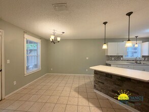 46 Kathleen Dr in Mary Esther, FL - Building Photo - Building Photo