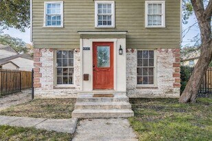 4527 Capitol Ave in Dallas, TX - Building Photo