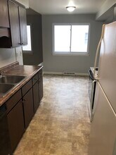 1710 W Tiffany Ct, Unit A in Peoria, IL - Building Photo - Building Photo