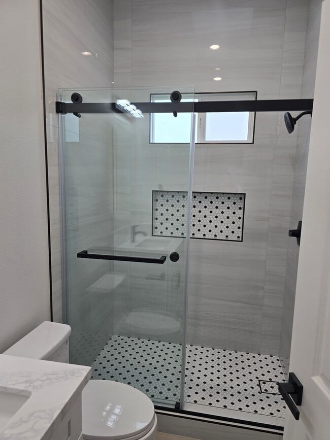 12685 Aristocrat Ave in Garden Grove, CA - Building Photo - Building Photo