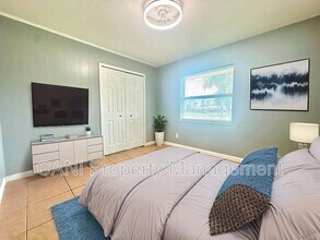 2437 S Mills Ave in Orlando, FL - Building Photo - Building Photo
